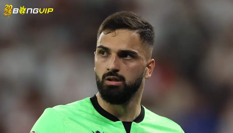thủ môn Valencia cược với Vinicius trước khi cản phạt đền Thủ môn Valencia cược với Vinicius trước khi cản phạt đền – Người hùng của Mestalla